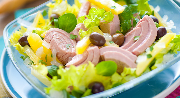 Thunfisch-Erdäpfel-Salat mit Oliven