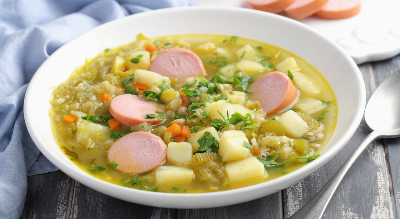 Erbsensuppe mit Frankfurter Würstel - www.nahundfrisch.at